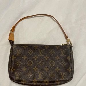Louis Vuitton Pochette Accessories
